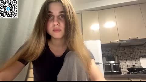 Snapshot of lovelysilk_63 chatting on June 8, 6:52 pm ELA online show from June 8, 6:52 pm