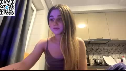 Snapshot of lovelysilk_63 chatting on June 15, 6:21 pm ELA online show from June 15, 6:21 pm