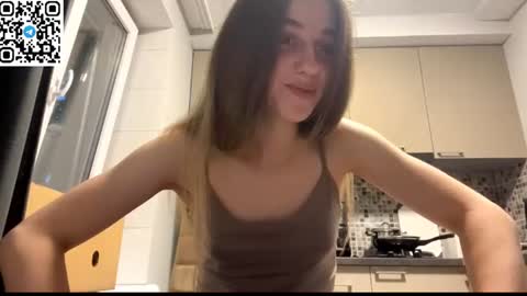 Snapshot of lovelysilk_63 chatting on June 16, 6:21 pm ELA online show from June 16, 6:21 pm