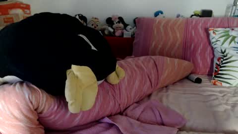 Snapshot of lovelywoman22 chatting on March 1, 5:42 am lovelywoman22 online show from March 1, 5:42 am