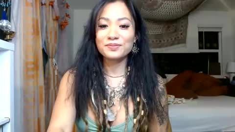Snapshot of lovelyxmacii chatting on November 17, 1:55 am lovelyxmacii online show from November 17, 1:55 am