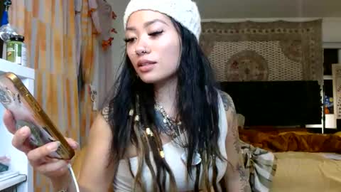 Snapshot of lovelyxmacii chatting on December 14, 4:18 am lovelyxmacii online show from December 14, 4:18 am