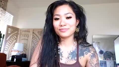 lovelyxmacii online show from May 29, 10:52 pm