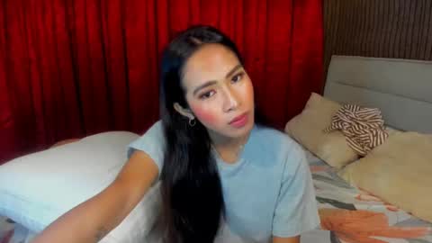 Snapshot of lovemarie19x chatting on February 15, 5:09 am pauleen online show from February 15, 5:09 am