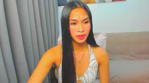 Snapshot of lovemarie19x chatting on November 25, 8:36 am pauleen online show from November 25, 8:36 am