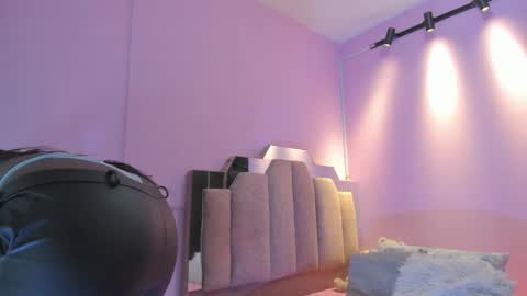 L O V E  online show from December 1, 11:59 am