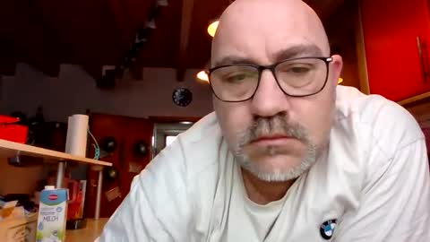 Snapshot of lover010983 chatting on February 19, 7:06 am lover010983 online show from February 19, 7:06 am