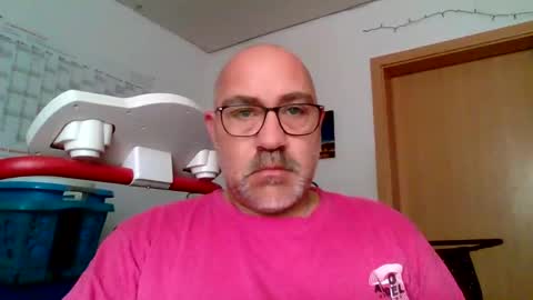 Snapshot of lover010983 chatting on October 20, 9:21 am lover010983 online show from October 20, 9:21 am