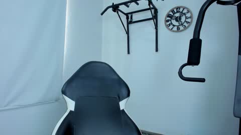 Snapshot of lover_fitnessboy chatting on January 6, 5:27 pm kevin online show from January 6, 5:27 pm