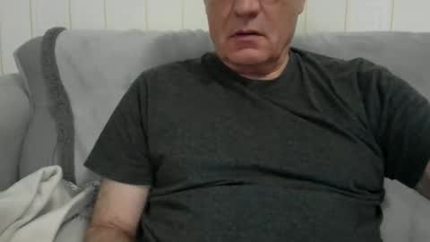 Snapshot of loveroflatinas1 chatting on November 9, 1:37 am loveroflatinas1 online show from November 9, 1:37 am