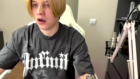 loverria online show from April 3, 11:30 am