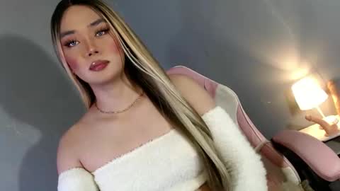 Snapshot of lovers_moon22 chatting on December 3, 11:02 pm lovers moon22 online show from December 3, 11:02 pm