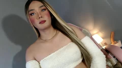 Snapshot of lovers_moon22 chatting on January 22, 10:05 pm lovers moon22 online show from January 22, 10:05 pm