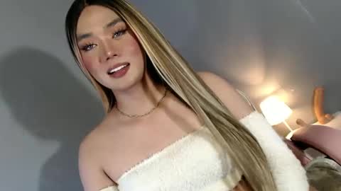 Snapshot of lovers_moon22 chatting on January 23, 4:09 am lovers moon22 online show from January 23, 4:09 am