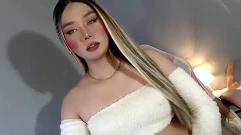 Snapshot of lovers_moon22 chatting on January 24, 9:58 pm lovers moon22 online show from January 24, 9:58 pm