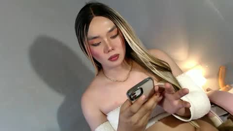 Snapshot of lovers_moon22 chatting on January 27, 3:58 am lovers moon22 online show from January 27, 3:58 am