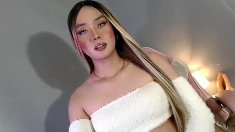 Snapshot of lovers_moon22 chatting on February 13, 3:50 am lovers moon22 online show from February 13, 3:50 am