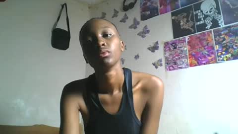 Snapshot of lovers_oncam chatting on June 28, 4:51 am RedJoy online show from June 28, 4:51 am