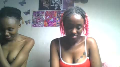 Snapshot of lovers_oncam chatting on July 3, 7:09 pm RedJoy online show from July 3, 7:09 pm