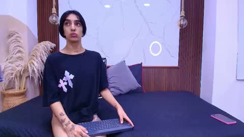 Snapshot of loversinfire chatting on June 8, 2:01 am sofia and bryan online show from June 8, 2:01 am