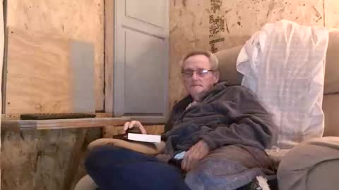 just here to have fun and cum online show from November 14, 11:53 am