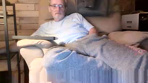 Snapshot of lovesex6565 chatting on April 20, 11:50 pm just here to have fun and cum online show from April 20, 11:50 pm