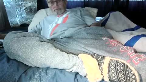 Snapshot of lovesex6565 chatting on June 22, 11:18 am just here to have fun and cum online show from June 22, 11:18 am