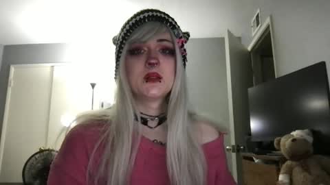 Snapshot of lovesickcassie chatting on May 12, 10:40 pm lovesickcassie online show from May 12, 10:40 pm