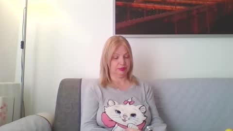 Marlyn online show from March 21, 1:37 pm