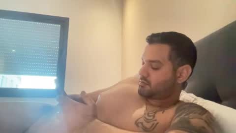 Snapshot of lovesteve_o chatting on December 27, 8:13 am lovesteve_o online show from December 27, 8:13 am