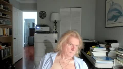 Snapshot of lovestylistwomen chatting on April 28, 2:10 am Michael online show from April 28, 2:10 am