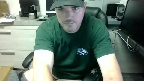 Snapshot of lovetofps chatting on January 4, 8:16 pm Love2Game online show from January 4, 8:16 pm