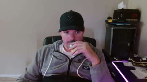 Snapshot of lovetofps chatting on January 16, 10:02 pm Love2Game online show from January 16, 10:02 pm