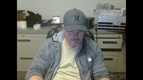 Snapshot of lovetofps chatting on May 6, 2:29 am Love2Game online show from May 6, 2:29 am