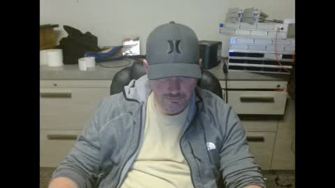 Snapshot of lovetofps chatting on May 11, 11:24 pm Love2Game online show from May 11, 11:24 pm