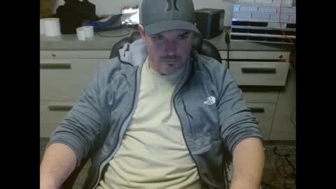 Snapshot of lovetofps chatting on May 14, 2:51 am Love2Game online show from May 14, 2:51 am