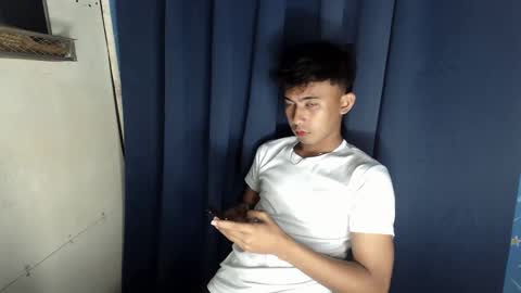 Snapshot of lovetosuckxox chatting on February 16, 12:43 pm lovetosuckxox online show from February 16, 12:43 pm