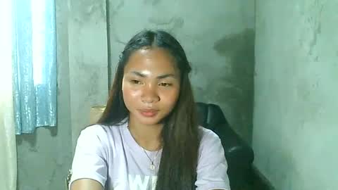 loving_rhean online show from March 11, 5:27 am