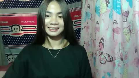 Snapshot of loving_rhean chatting on May 10, 2:28 am loving_rhean online show from May 10, 2:28 am