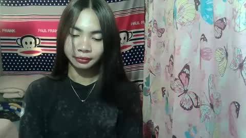 Snapshot of loving_rhean chatting on May 13, 2:20 am loving_rhean online show from May 13, 2:20 am