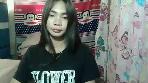 Snapshot of loving_rhean chatting on May 15, 3:02 am loving_rhean online show from May 15, 3:02 am