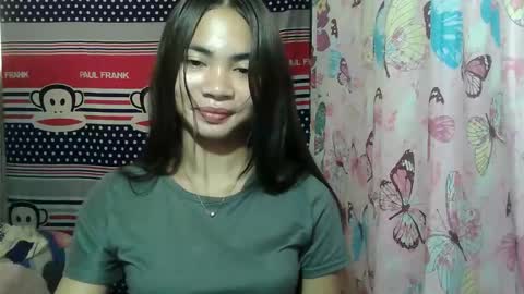 Snapshot of loving_rhean chatting on May 20, 4:07 am loving_rhean online show from May 20, 4:07 am