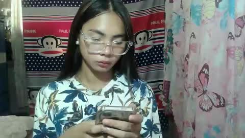 Snapshot of loving_rhean chatting on June 4, 3:56 am loving_rhean online show from June 4, 3:56 am