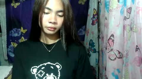 Snapshot of loving_rhean chatting on June 8, 11:10 am loving_rhean online show from June 8, 11:10 am