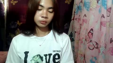 Snapshot of loving_rhean chatting on June 10, 2:56 am loving_rhean online show from June 10, 2:56 am