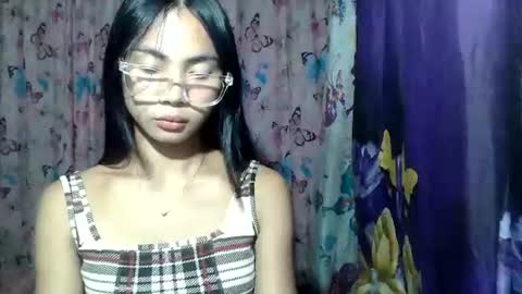 Snapshot of loving_rhean chatting on July 4, 11:16 am loving_rhean online show from July 4, 11:16 am