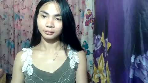 Snapshot of loving_rhean chatting on July 5, 4:19 am loving_rhean online show from July 5, 4:19 am