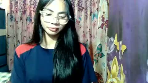 Snapshot of loving_rhean chatting on July 24, 3:26 am loving_rhean online show from July 24, 3:26 am