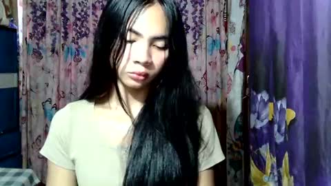 Snapshot of loving_rhean chatting on July 24, 10:52 pm loving_rhean online show from July 24, 10:52 pm