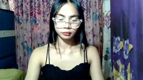 Snapshot of loving_rhean chatting on July 27, 1:45 am loving_rhean online show from July 27, 1:45 am